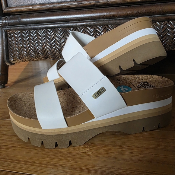 Reef White Slide Sandals - Picture 12 of 12